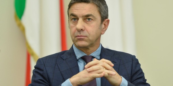 c7c7.app-科斯塔库塔提醒巴尔泰萨吉：当时不应该等球，而应该主动去争球