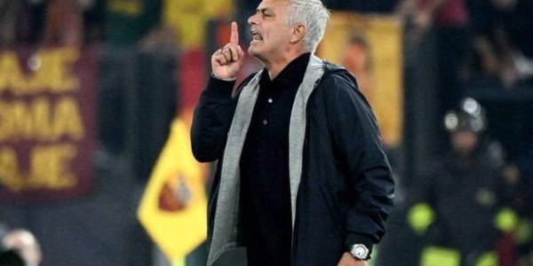 c7娱乐-穆里尼奥：输球有种不公平的感觉 洛萨诺总在假摔